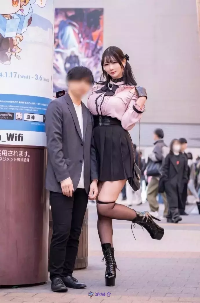 个子看起来很高的地雷系（twi：3rd_kafkaf） ​​​