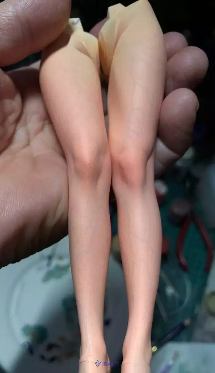 「ななてん」制作的JK大腿模型