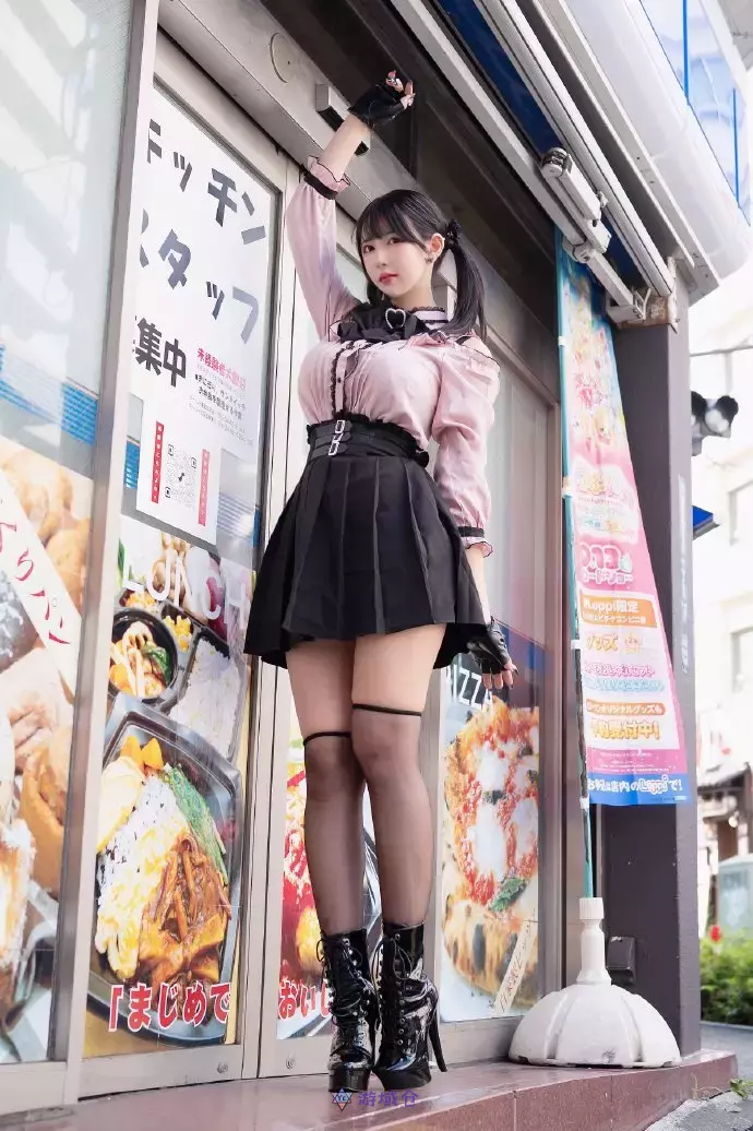 个子看起来很高的地雷系（twi：3rd_kafkaf） ​​​