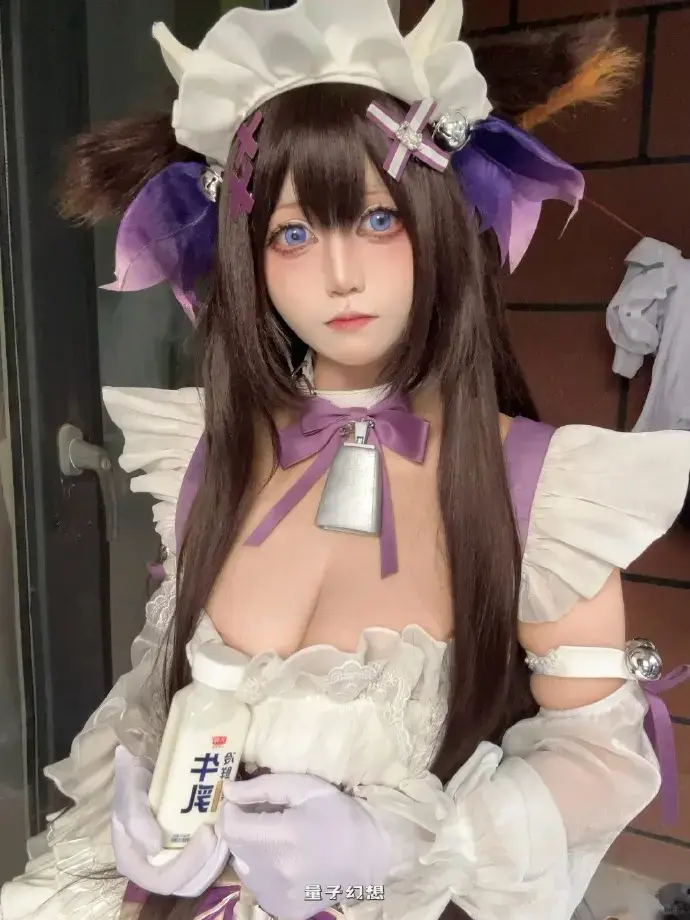 以防你没见过现实中《碧蓝航线》级别的身材 ​​​