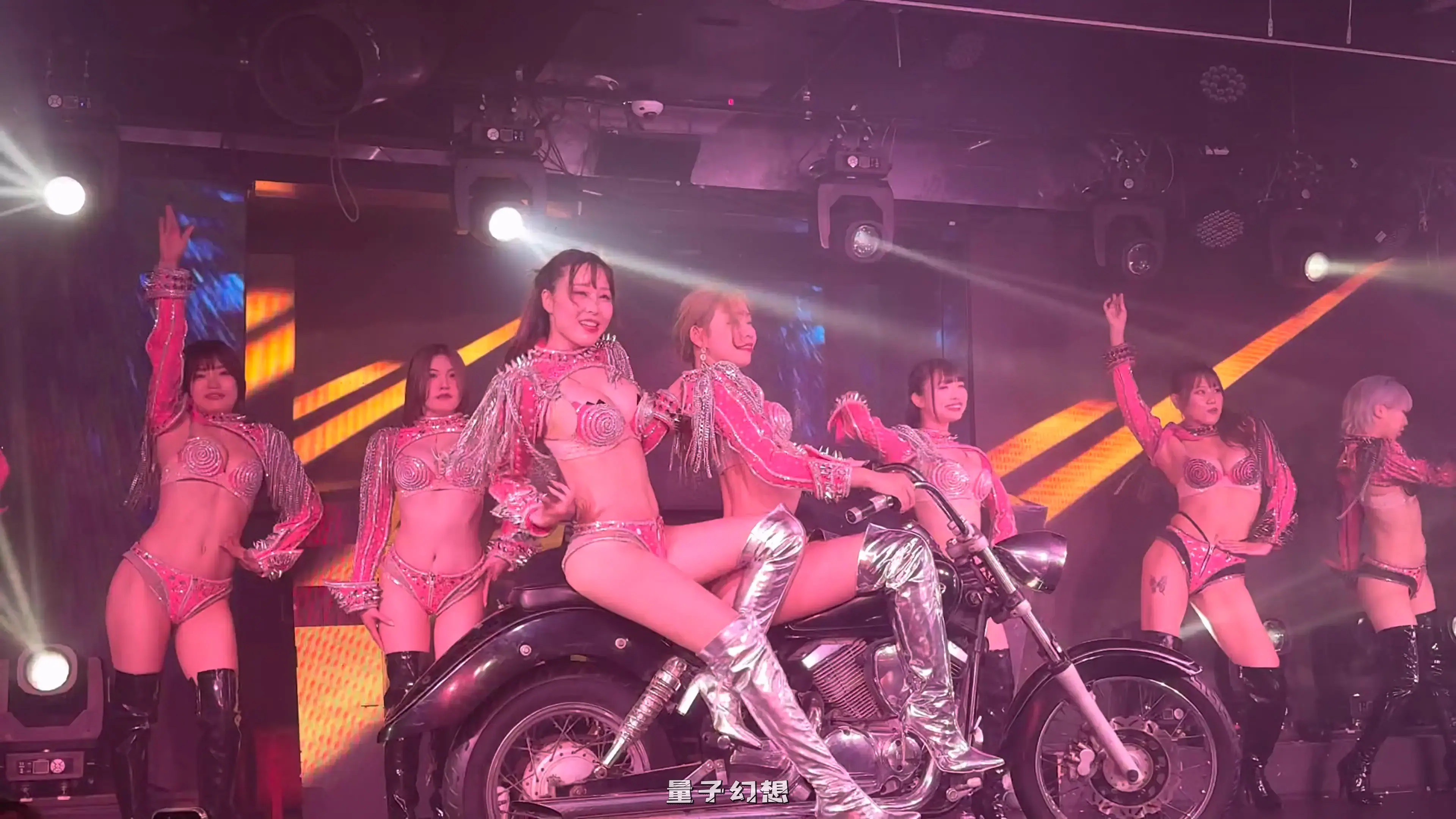 日本热舞表演俱乐部4K热舞[6v/3.46G]