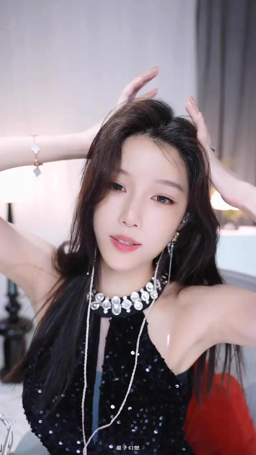 抖音萌七啊丶2025年 热舞视频合集[33V/7.02G]