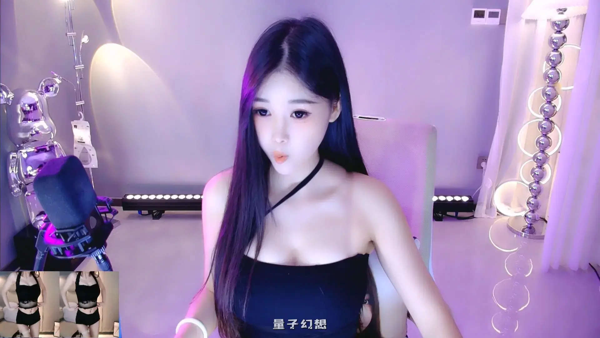 斗鱼主播何菱 2025年 热舞视频合集[17V/3.65G]